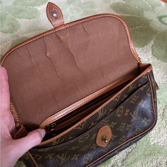 Louis Vuitton satchel - Picture 9 of 16